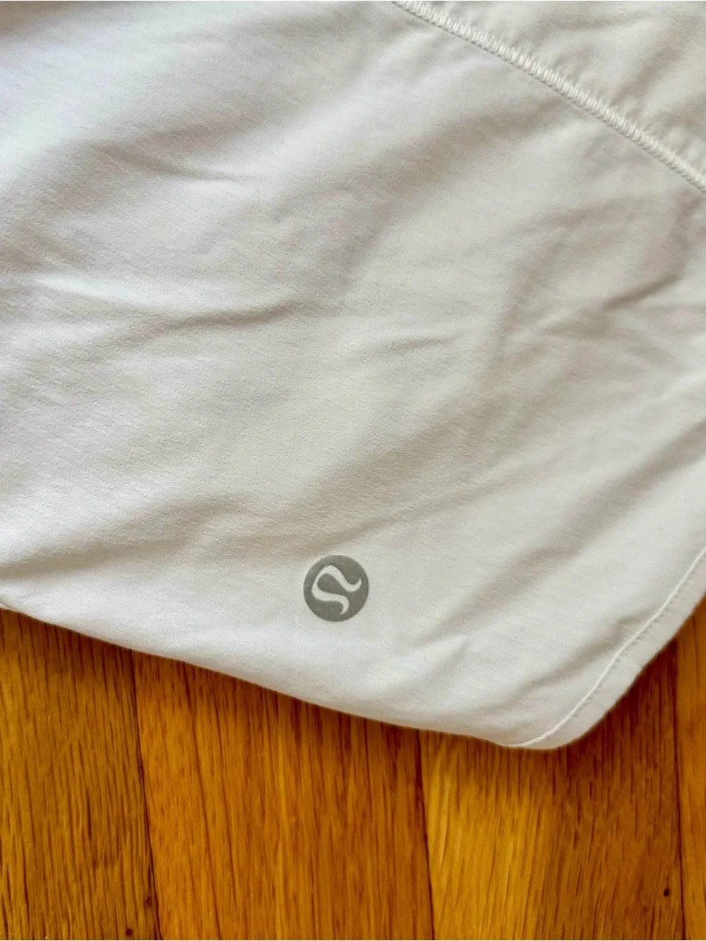 lululemon Track That White Womens Shorts Elastic Waist 5 in inseam Size 18